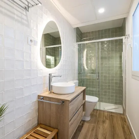 Modern Duplex Courtyard -2bedrooms 2baths Apartment